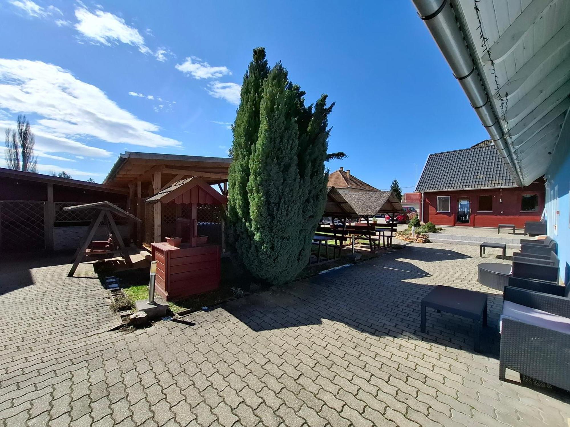 Kék Lagúna Wellness Apartmanok Egerszalók Exterior foto